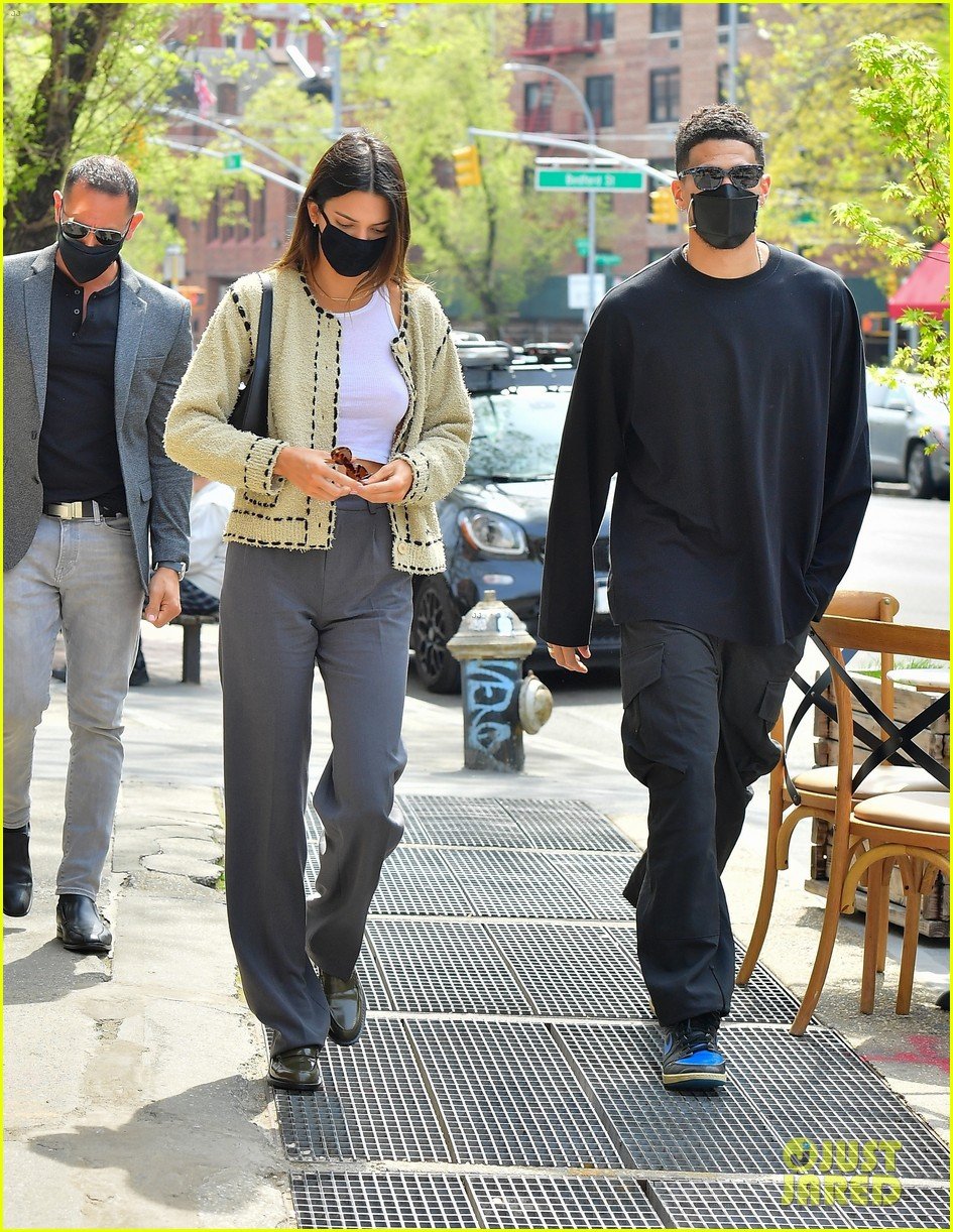 kendall jenner devin book couple up for lunch date 12
