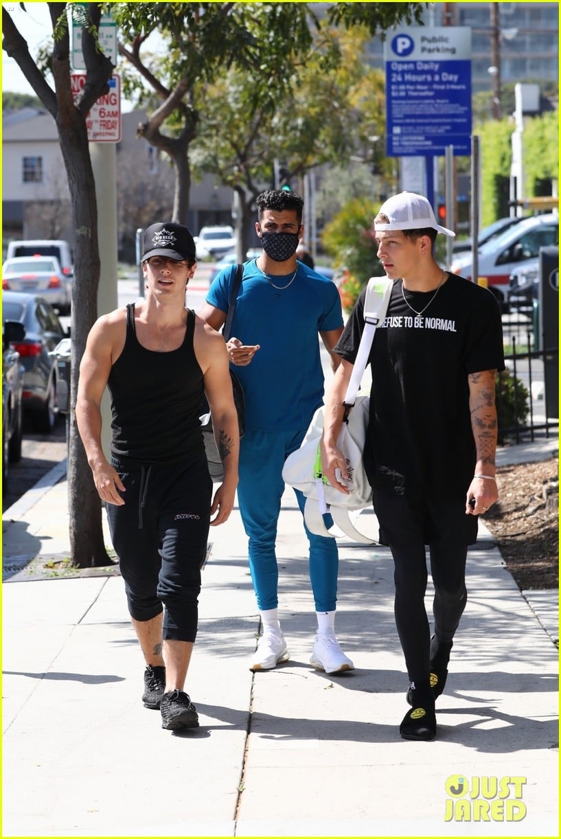 bryce hall nate wyatt tayler holder head to workout together ahead of boxing matches 04