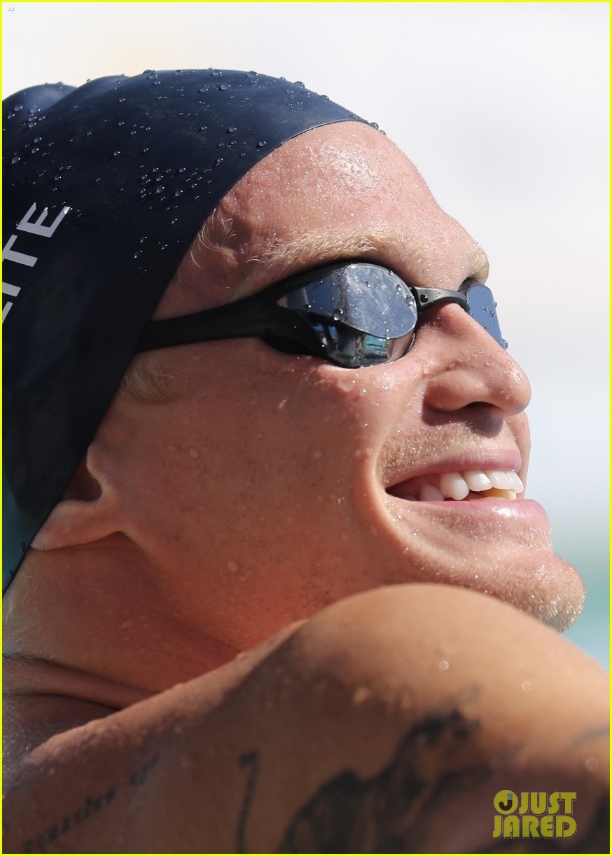 cody simpson shirtless buff physique swim practice 27