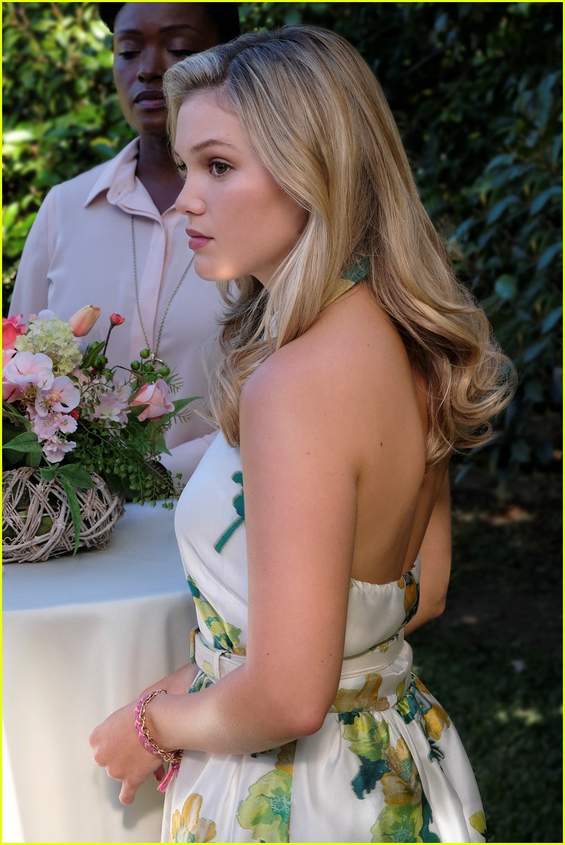 olivia holt froy gutierrez more star in cruel summer preview photos clips 16
