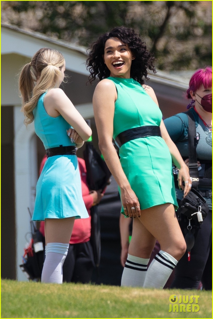dove cameron chloe bennett yana perault get into character on first day of powerpuff 07