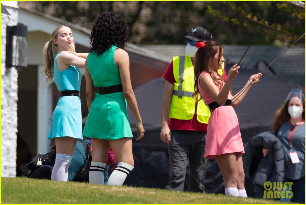 dove cameron chloe bennett yana perault get into character on first day of powerpuff 16