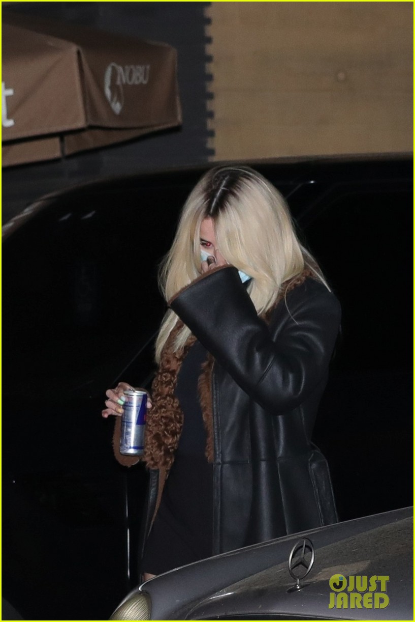 selena gomez shows off bleached blonde hair night out 08