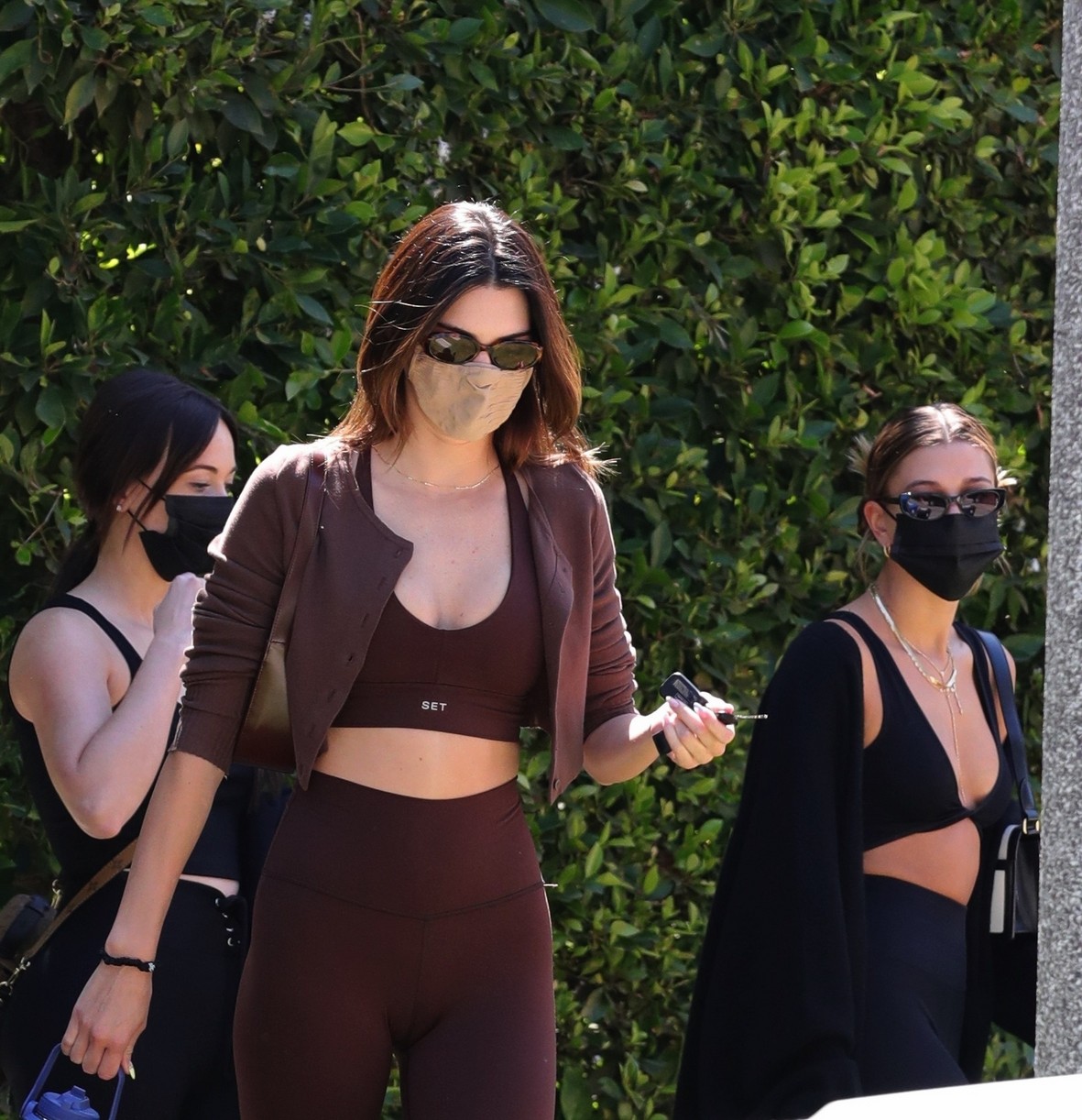 Kendall Jenner Teams Up With Hailey Bieber For Early Pilates Class In La Photo 1309223 Photo 0488