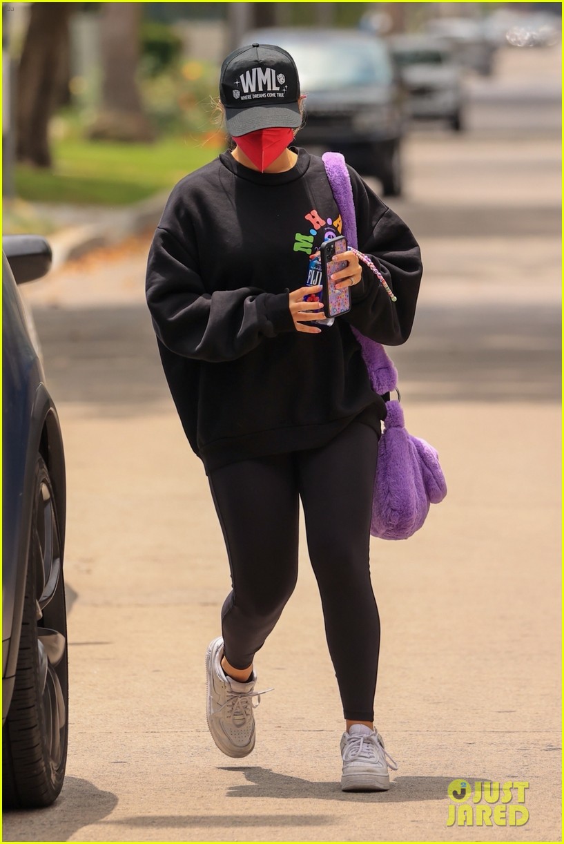addison rae promotes mental health awareness while out for a workout 05