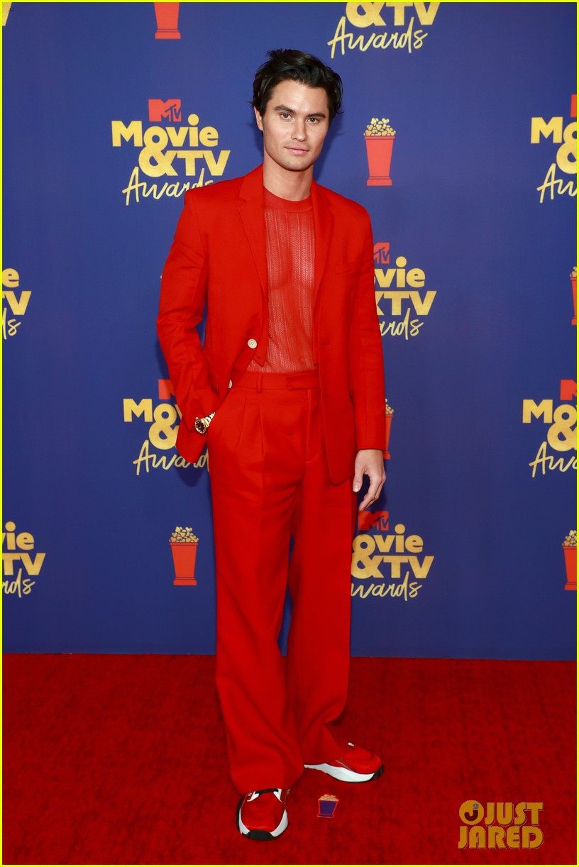 outer banks cast mtv movie awards red carpet pics 07