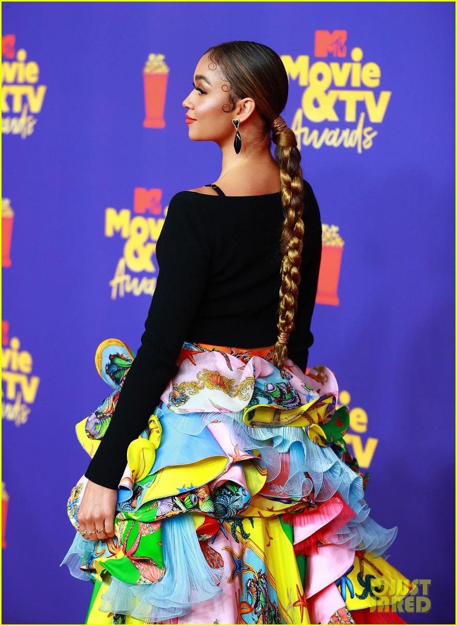 outer banks cast mtv movie awards red carpet pics 20