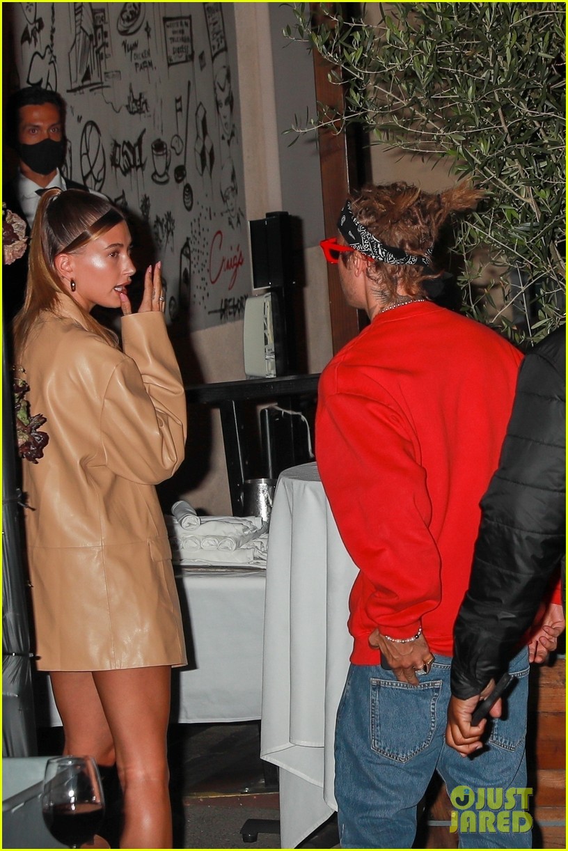 justin bieber new hairstyle at dinner with hailey bieber 01