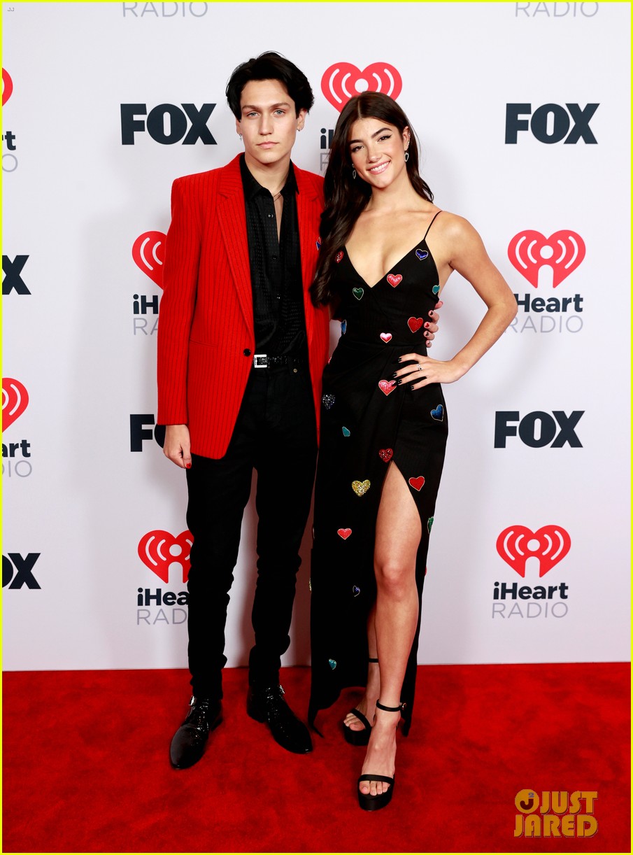 charli damelio lilhuddy hit the red carpet together at iheartradio music awards 07