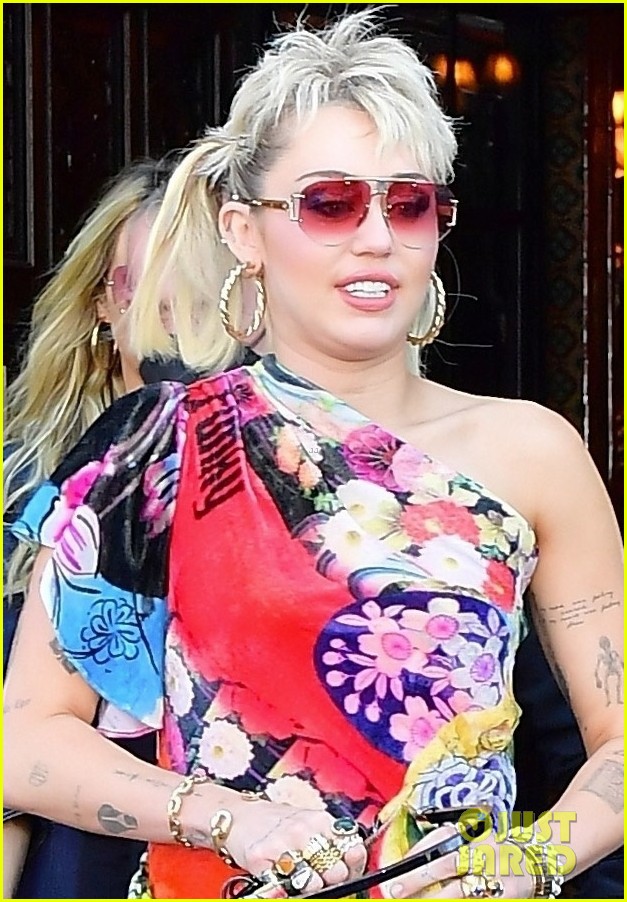 miley cyrus shows off rockstar style out in nyc 06