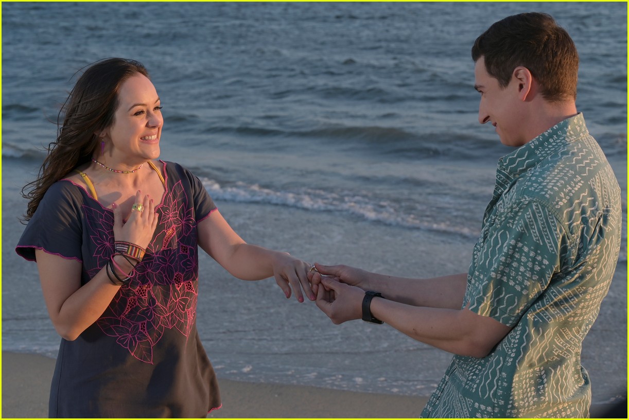 hayley orrantia sam lerner the goldbergs characters get engaged 07