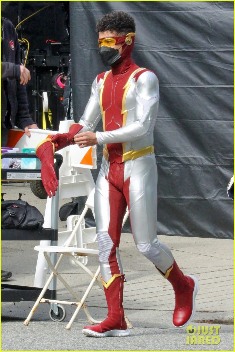 first look photos of jordan fisher as impulse on the flash 15