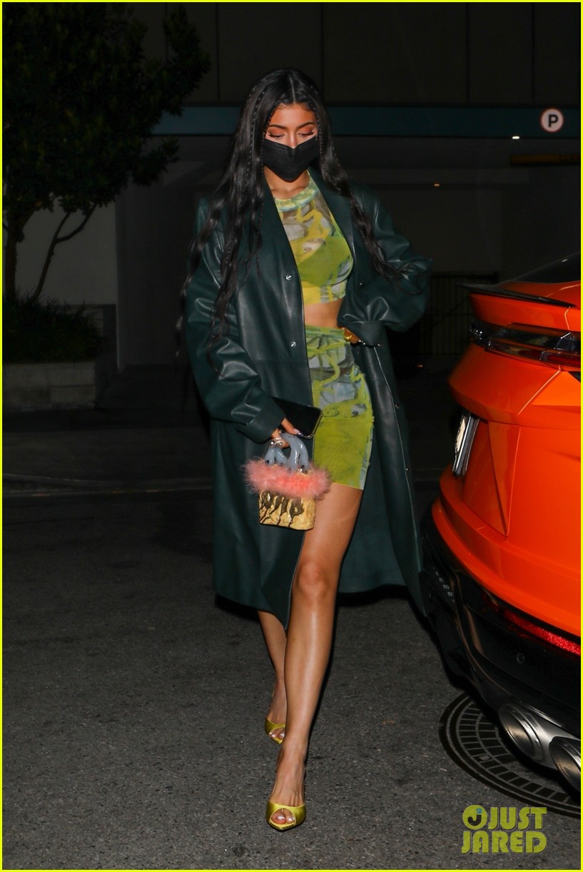 kylie jenner leaves party 03
