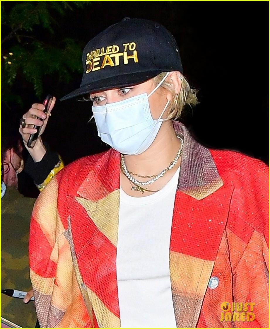 miley cyrus returns from snl rehearsals 01