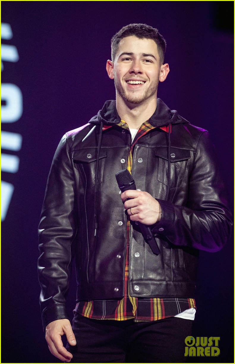 nick jonas headlined shein together fest over the weekend 02