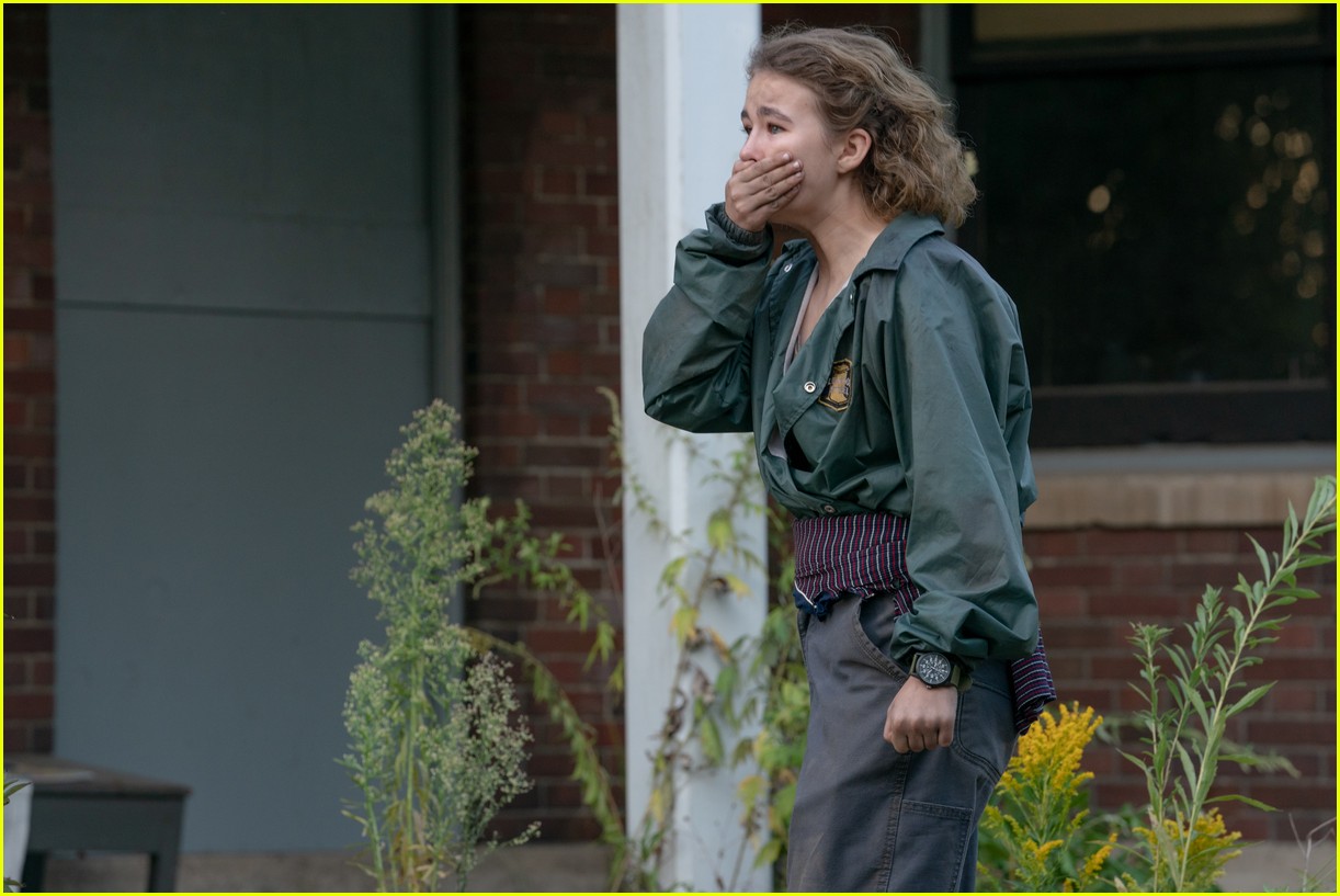 millicent simmonds noah jupe star in a quiet place part two trailer 11