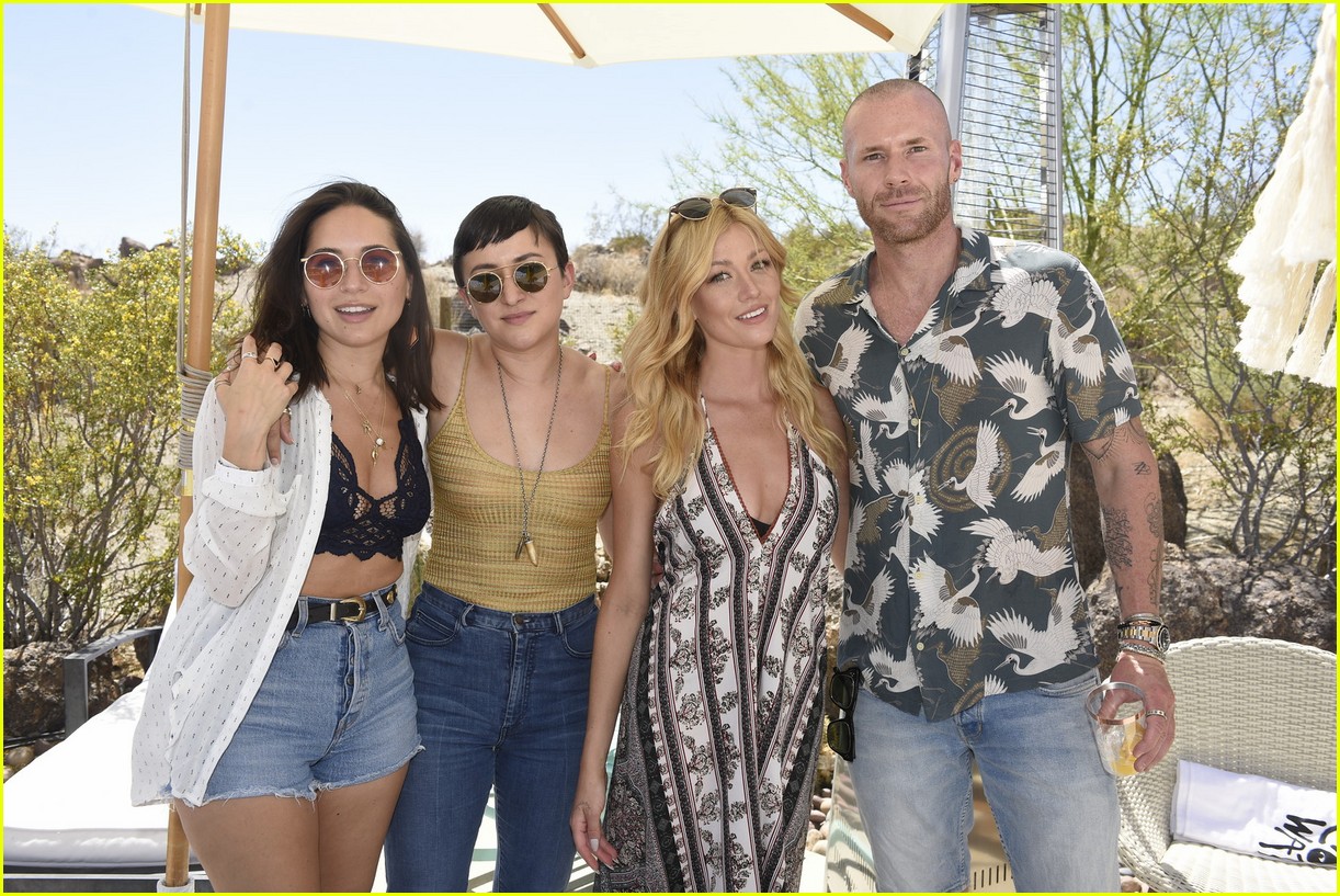 shadowhunters 13 reasons why stars reunite at caliwater weekend escape 17