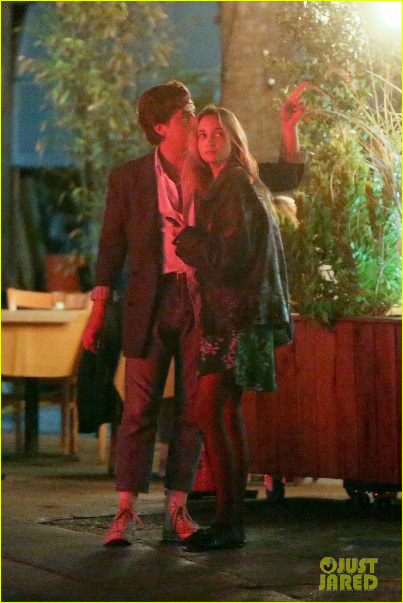 cole sprouse ari fournier pack on pda dinner date 26
