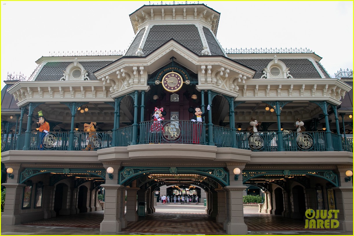 all disney theme parks are open for first time in over a year 07