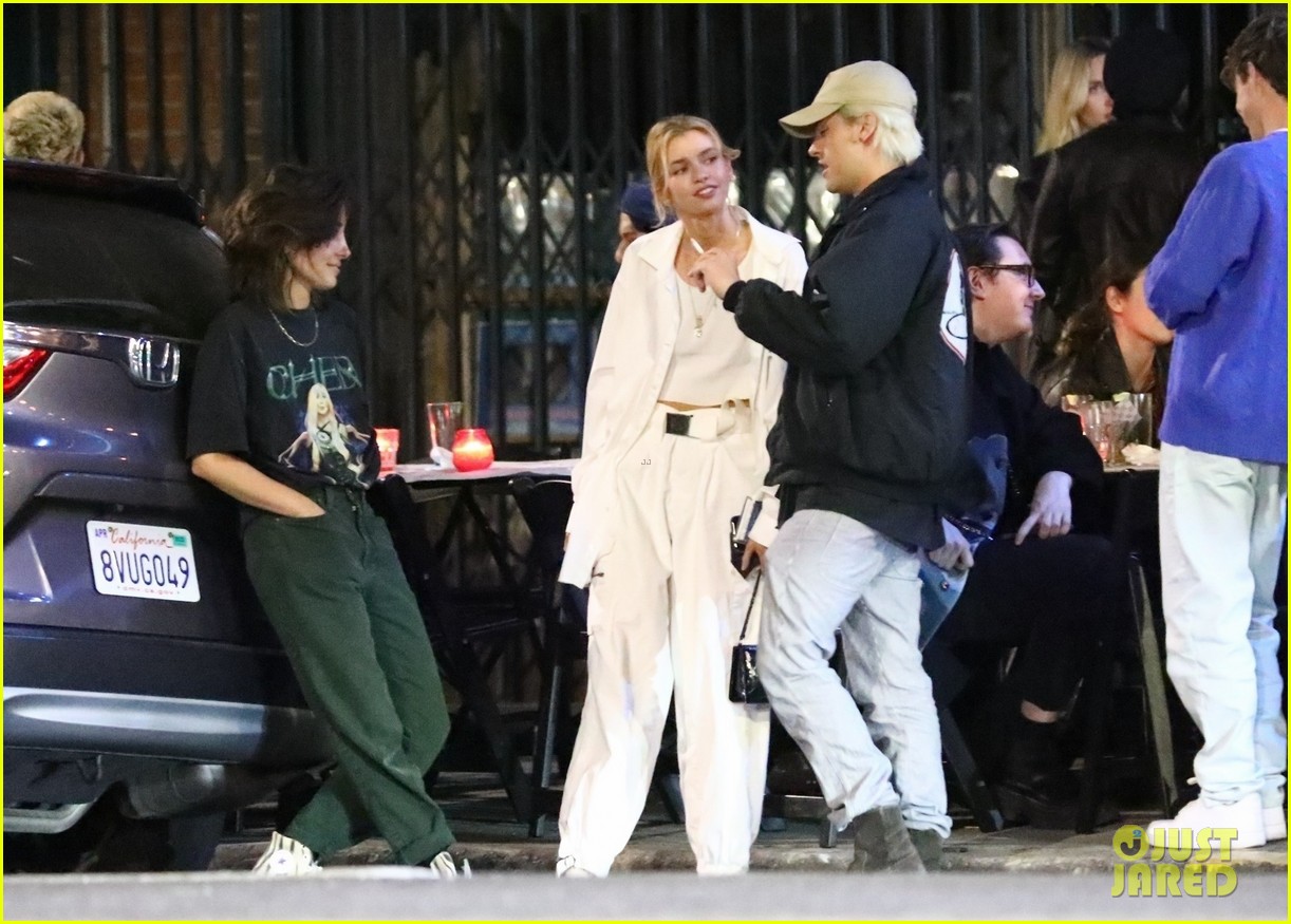 cole sprouse camila mendes stella maxwell hang out 02