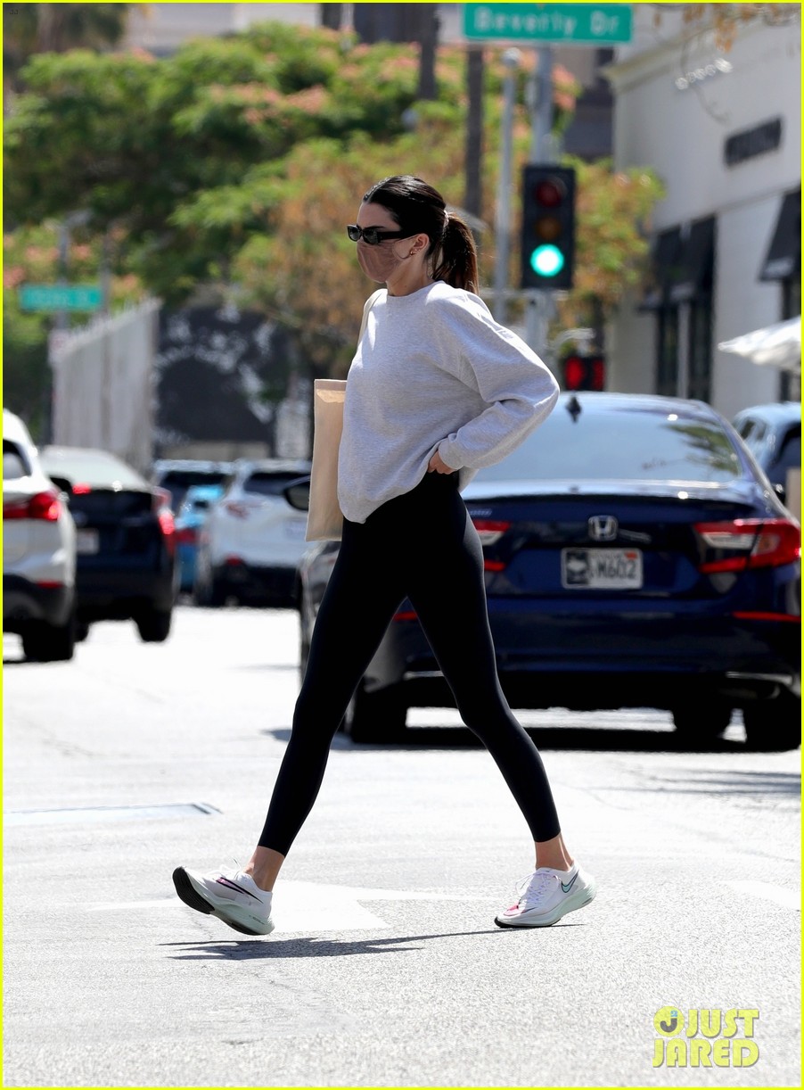 kendall jenner hits the gym memorial day 03