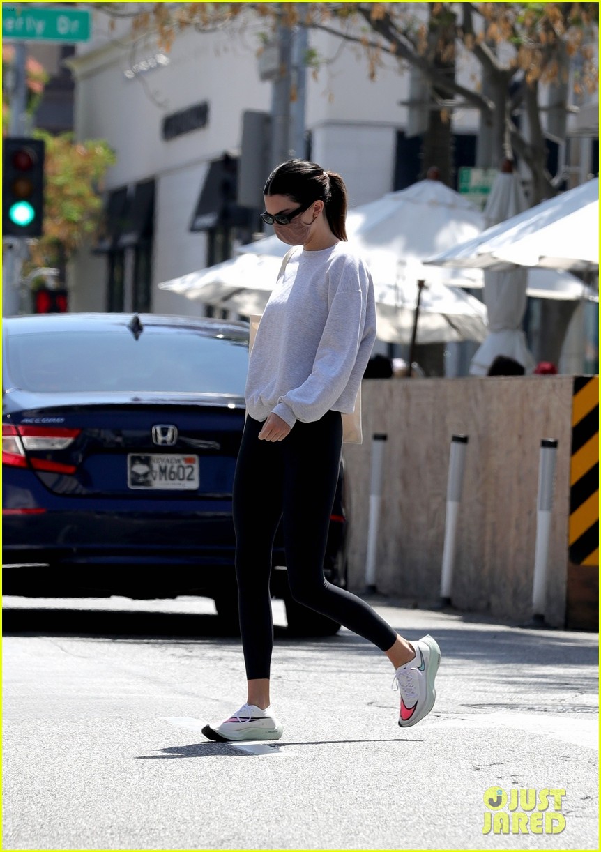 kendall jenner hits the gym memorial day 17