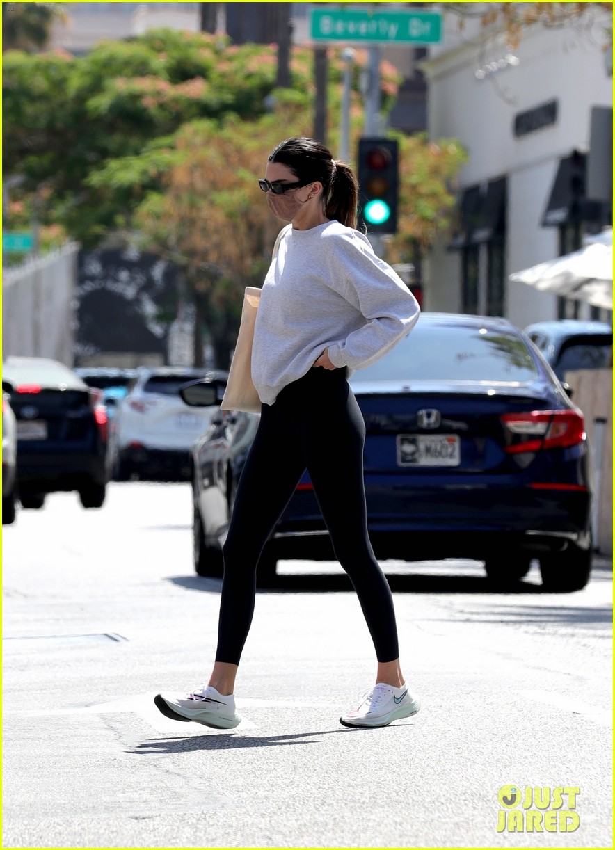 kendall jenner hits the gym memorial day 24