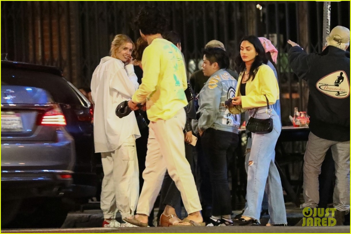camila mendes charles melton dinner with friends 10