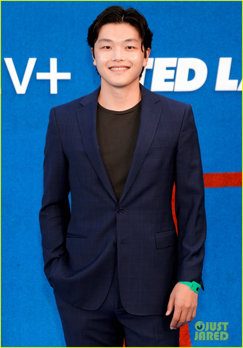 charles melton charlotte lawrence attend ted lasso season two premiere 02