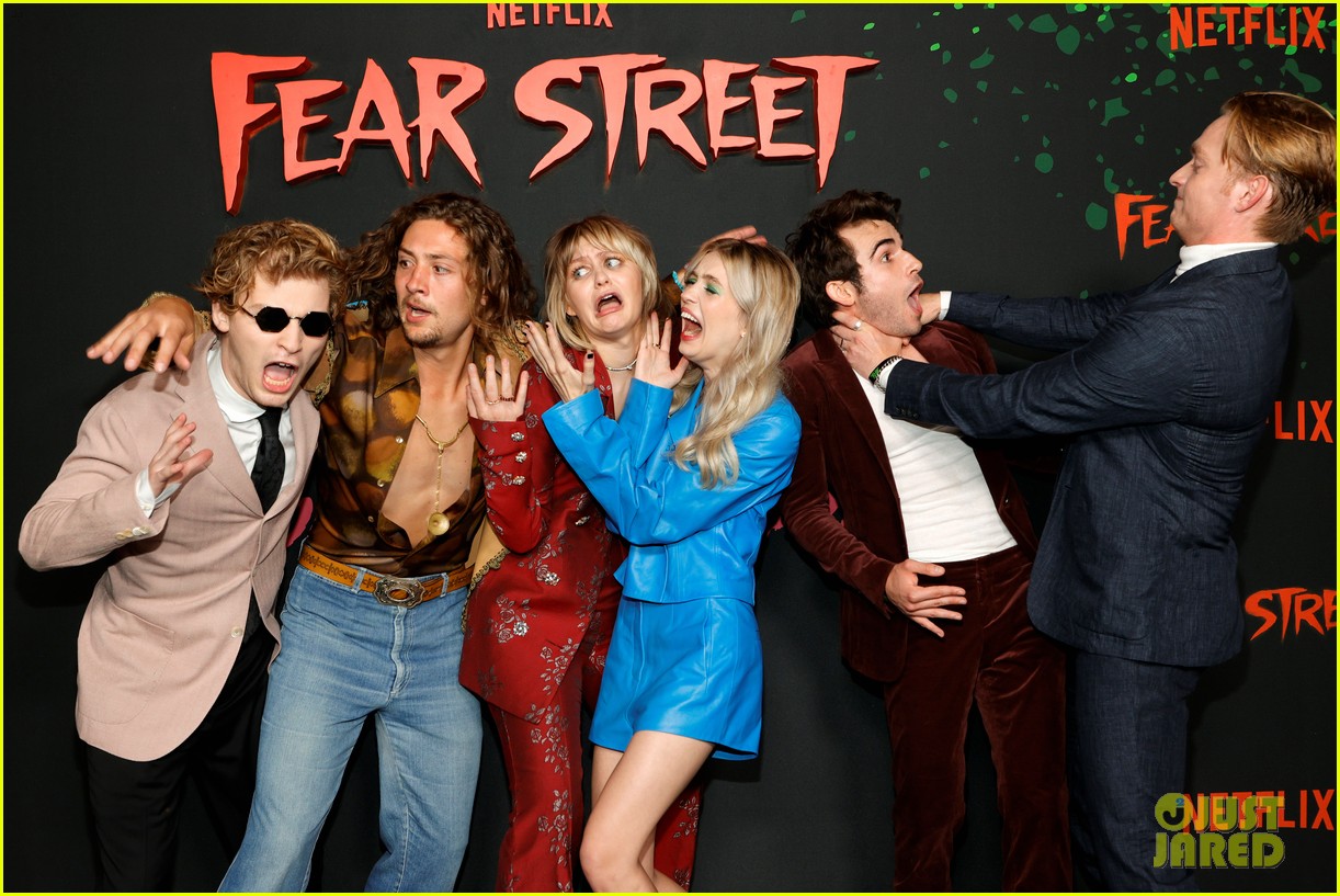 olivia scott welch ted sutherland premiere fear street part two 03