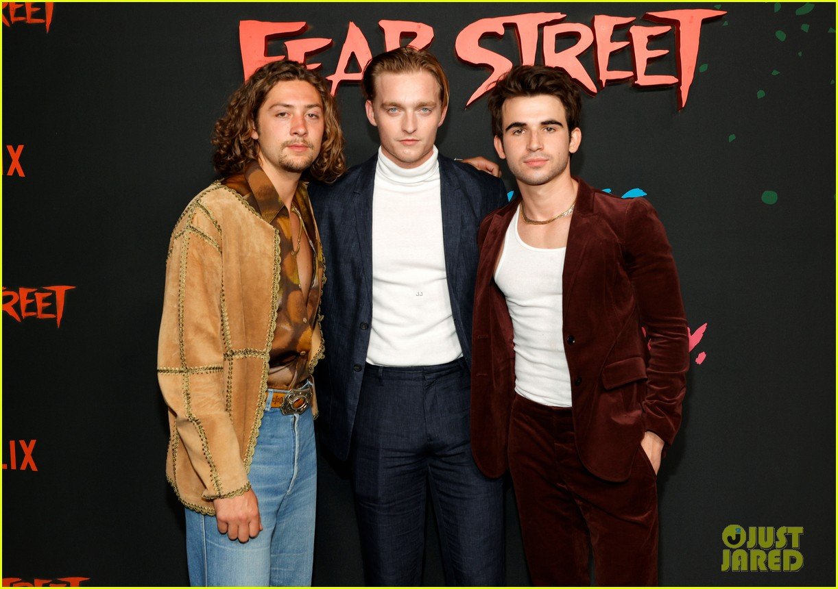 olivia scott welch ted sutherland premiere fear street part two 18