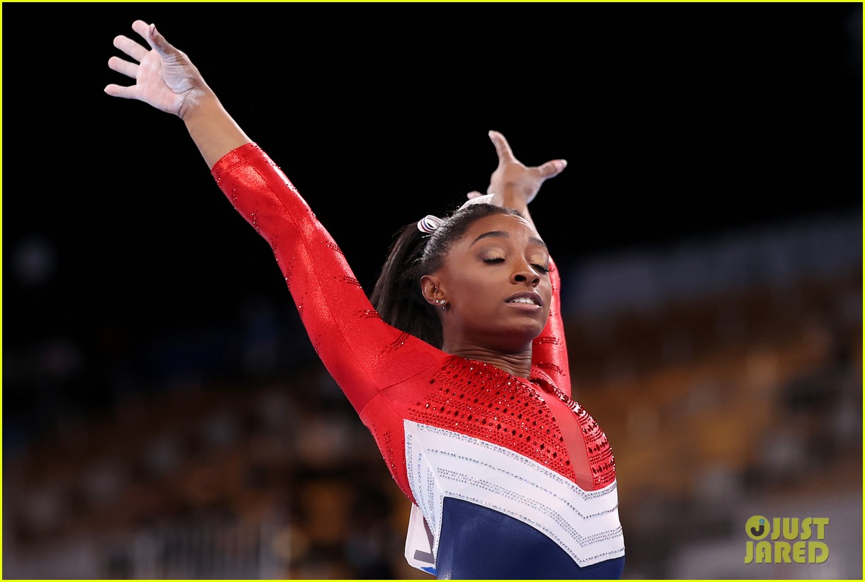 simone biles withdraws from olympic team event 01