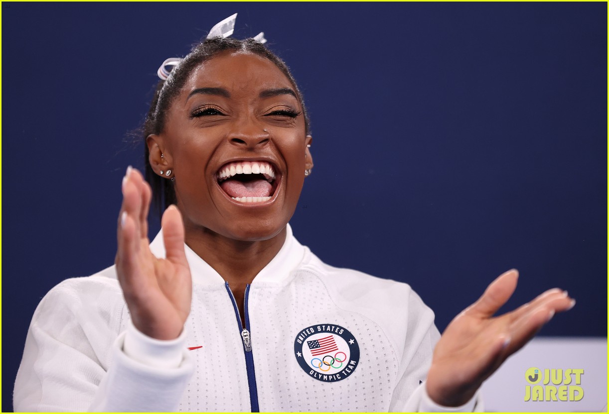 simone biles withdraws from olympic team event 06