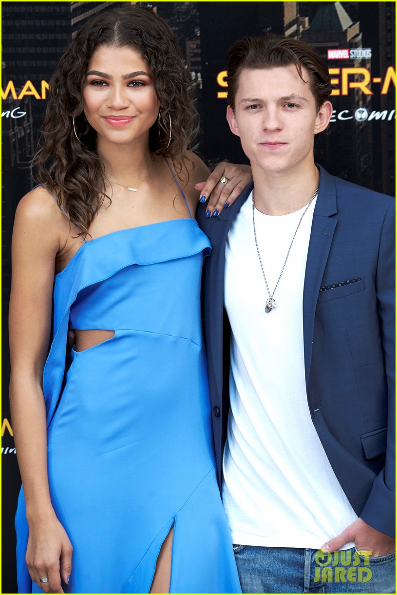 tom holland zendaya are dating spotted kissing in los angeles 04