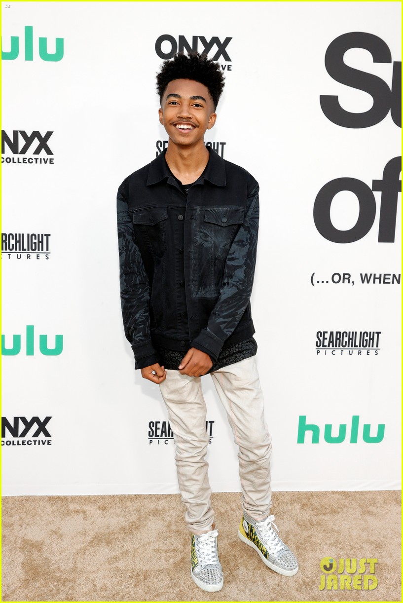 yara shahidi reunites with her little bro miles brown at summer of soul event 14