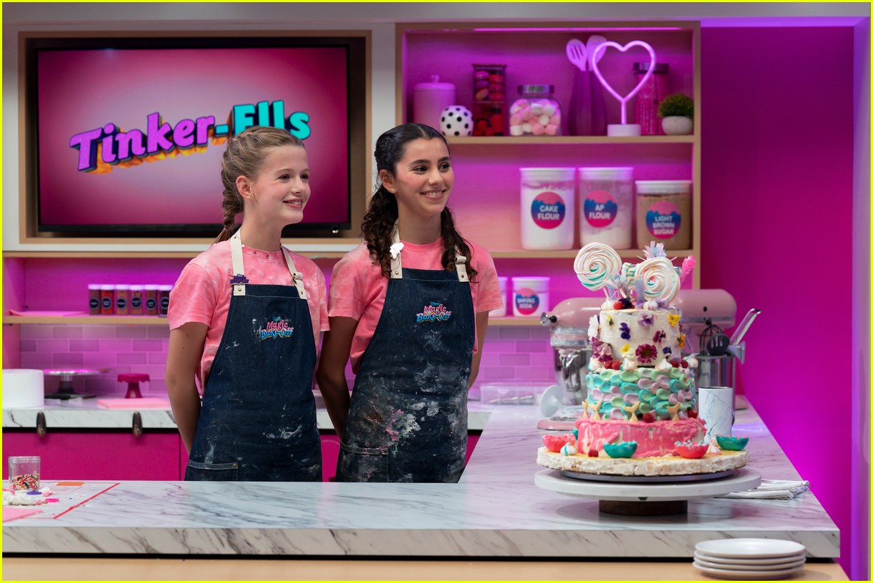 teams race the clock in exclusive clip from disneys magic bake off 02