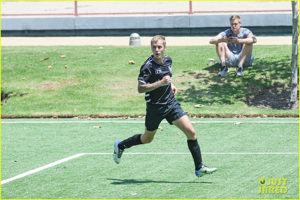 justin bieber plays soccer with friends 10
