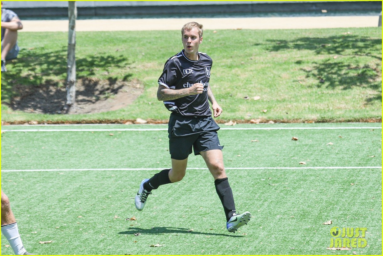 justin bieber plays soccer with friends 11