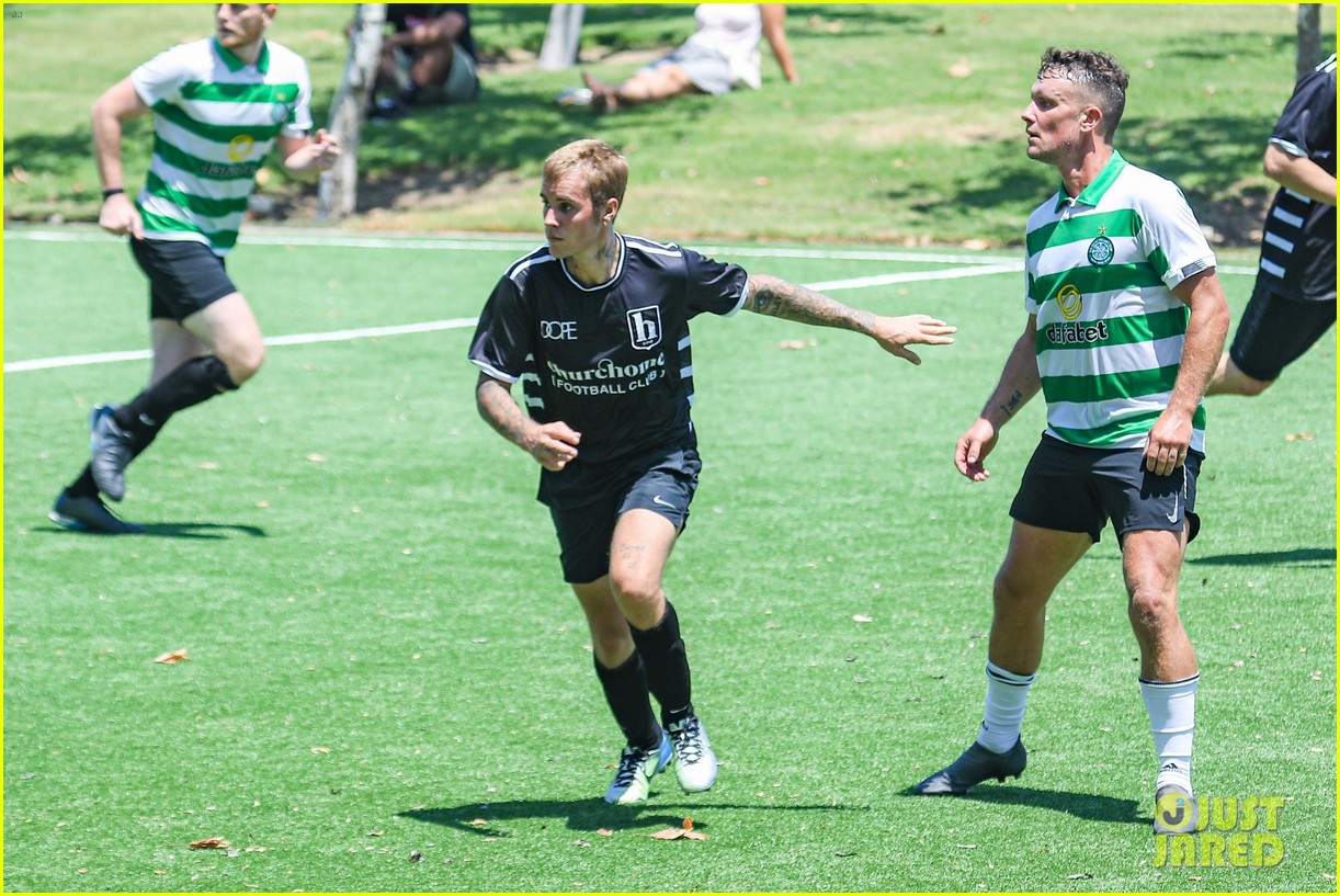 justin bieber plays soccer with friends 35