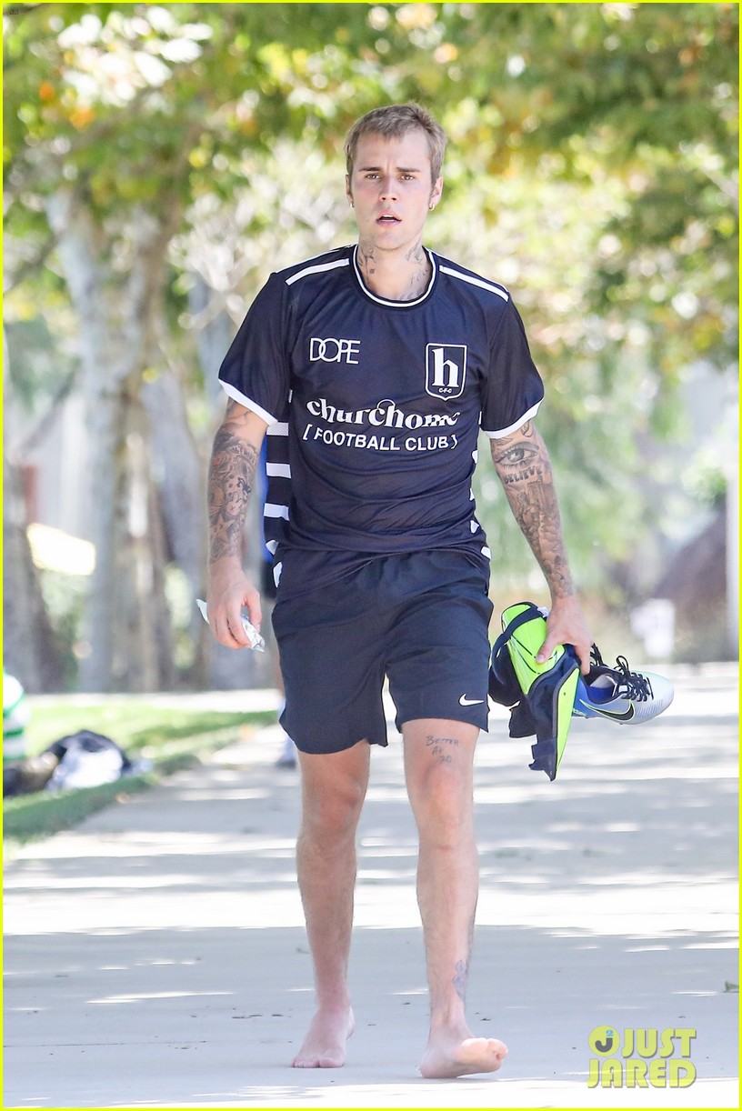 justin bieber plays soccer with friends 69