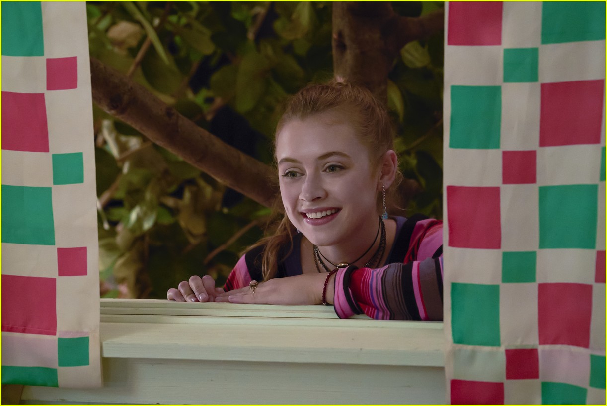 peyton elizabeth lee stars in new doogie kamealoha trailer watch 17.