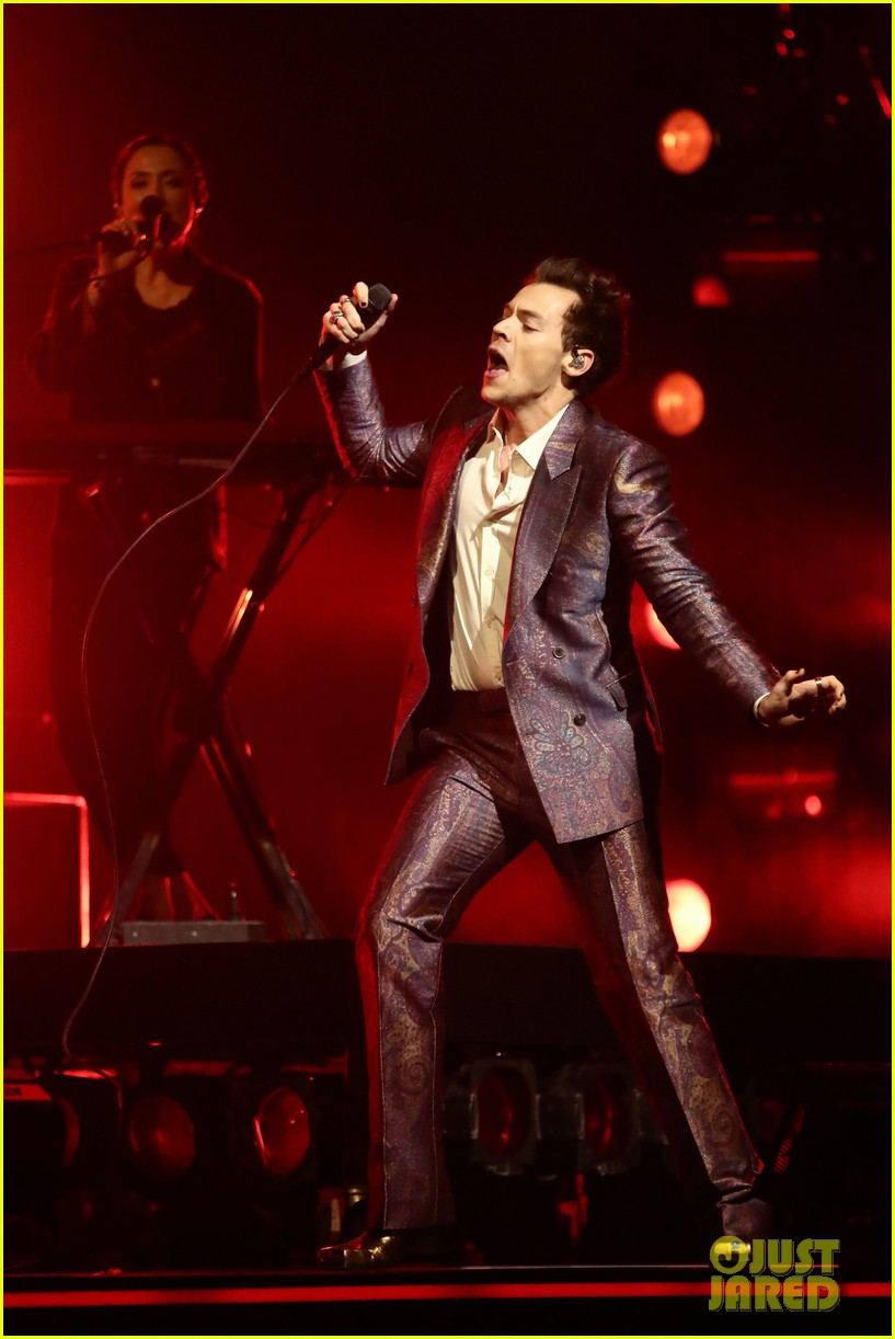 harry styles announces covid mandates for upcoming tour 04