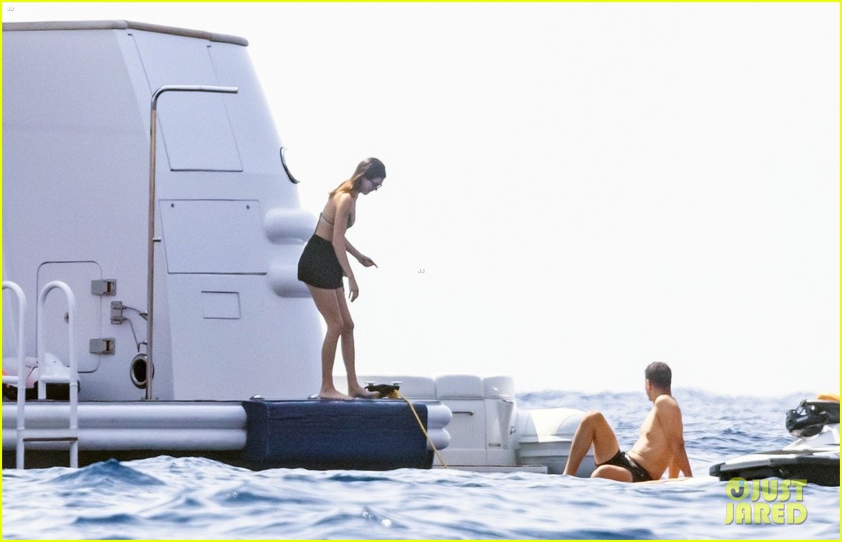 kendall jenner lounges on float in the water 14