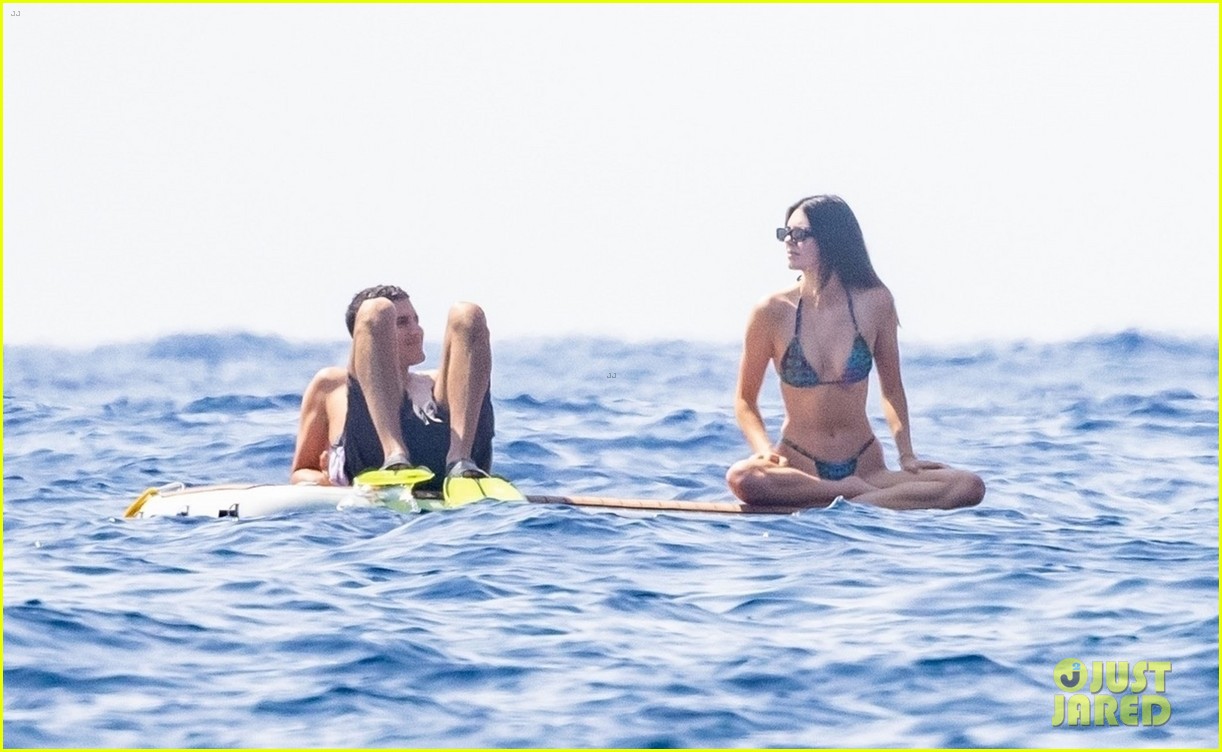 kendall jenner lounges on float in the water 42