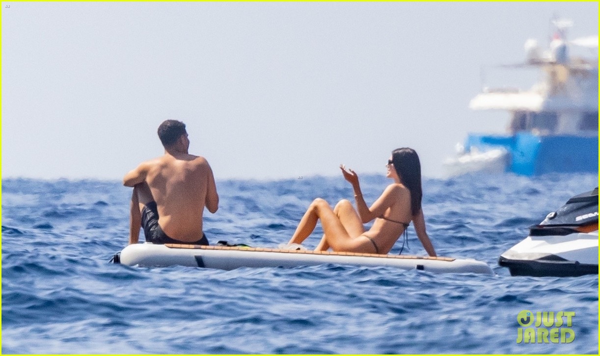 kendall jenner lounges on float in the water 52