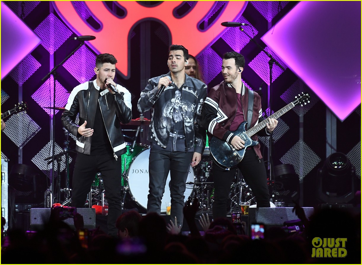 jonas brothers announce new covid protocols for remember this tour 05