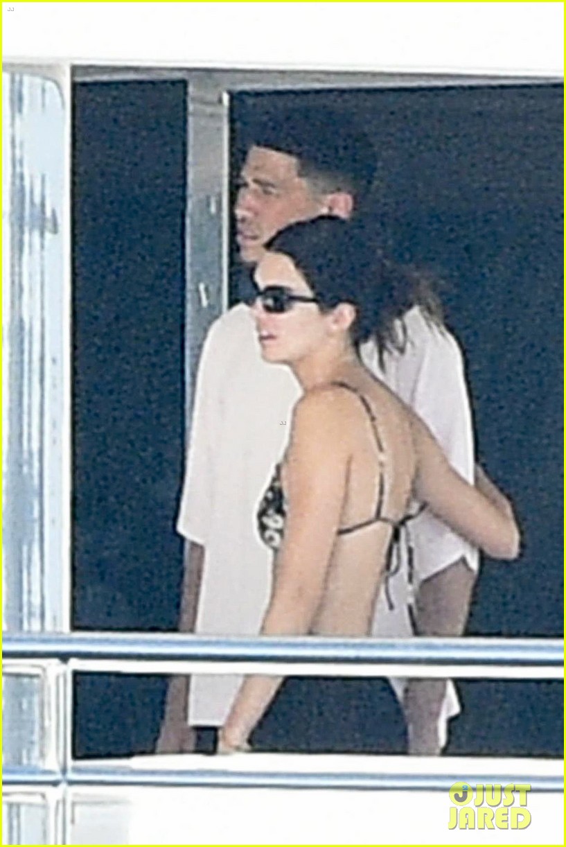 kendall jenner devin booker yacht day 03