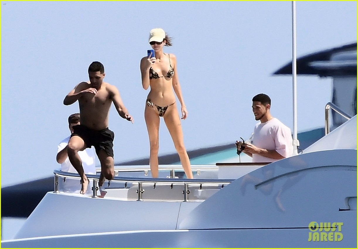 kendall jenner devin booker yacht day 08