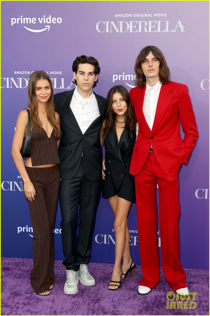 kevin quinn iris apatow step out for cinderella premiere 12