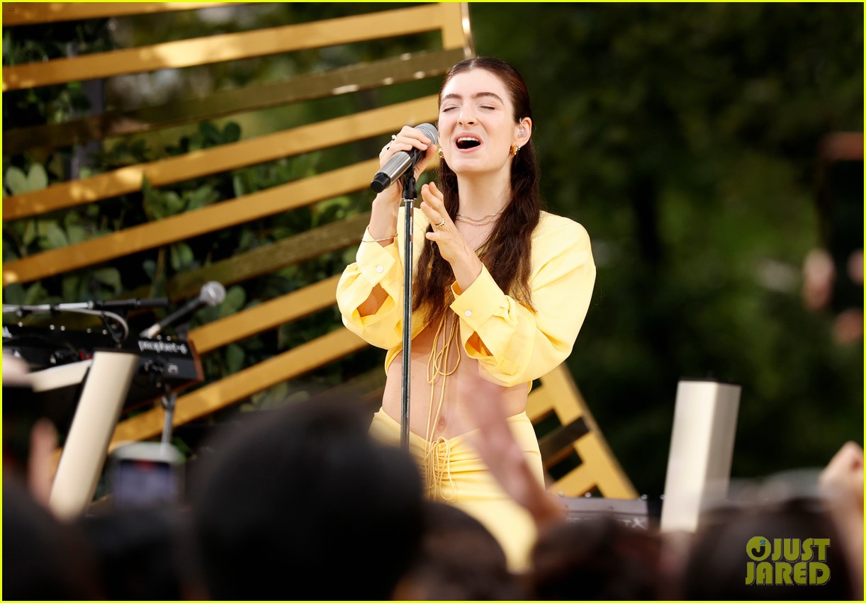 lorde performs in central park for gma 19